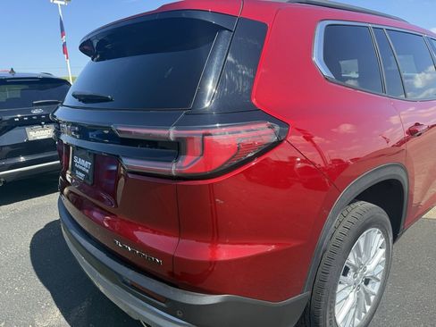 Used 2024 GMC Acadia Elevation image 28