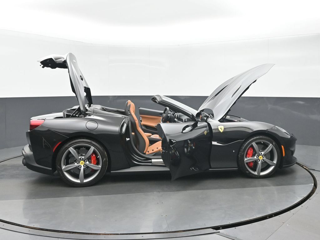 Used 2020 Ferrari Portofino RWD image 38