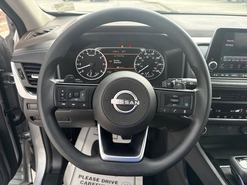 Used 2023 Nissan Rogue SV AWD/4WD image 16