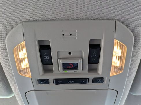 Used 2023 Toyota Highlander image 14