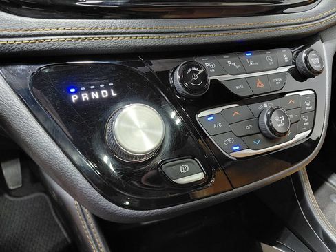 Certified 2021 Chrysler Pacifica Pinnacle AWD/4WD image 47