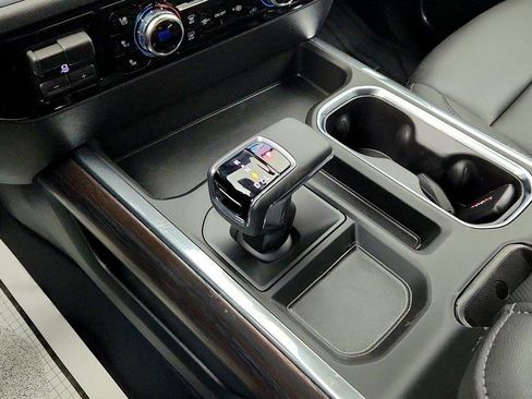 Used 2026 GMC Sierra 1500 SLT image 15