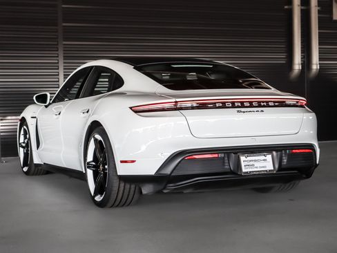 Used 2024 Porsche Taycan 4S image 3