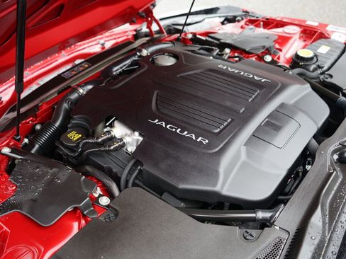 Used 2017 Jaguar F-TYPE S image 9