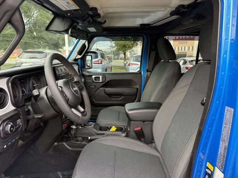 Used 2024 Jeep Wrangler Unlimited AWD/4WD image 14