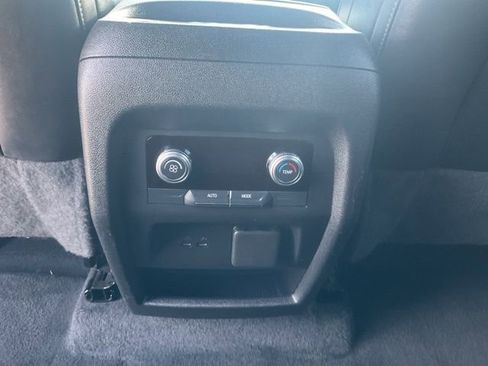 Used 2024 GMC Acadia Elevation image 24