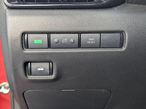 Used 2024 Nissan Sentra SV FWD image 22