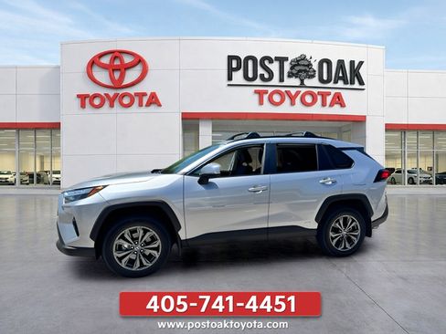 Used 2023 Toyota RAV4 XLE Premium AWD/4WD image 7