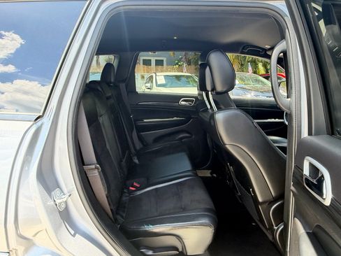 Used 2021 Jeep Grand Cherokee Laredo X RWD image 16