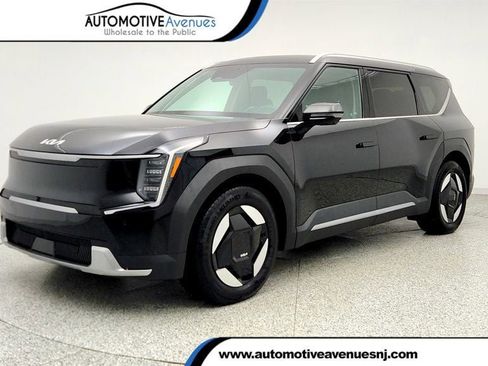 Used 2026 Kia EV9 Wind image 1