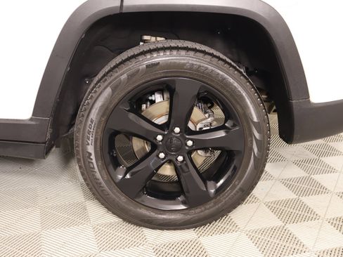 Used 2024 Jeep Grand Cherokee Limited w/ Black Appearance Package AWD/4WD image 20
