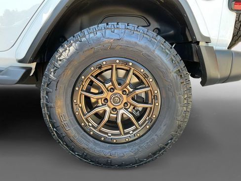 Used 2021 Jeep Wrangler Unlimited Sahara AWD/4WD image 8