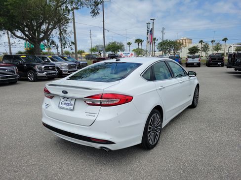 Used 2018 Ford Fusion Titanium image 3
