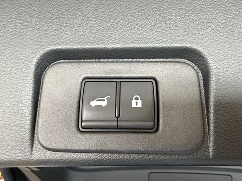 Used 2025 Nissan Rogue Platinum w/ Platinum Premium Package AWD/4WD image 41