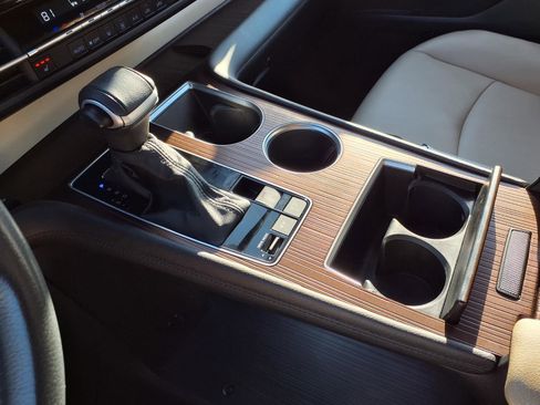 Used 2024 Toyota Sienna XLE image 10