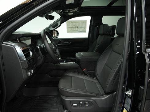 New 2026 GMC Yukon Denali w/ Denali Reserve Package AWD/4WD image 33