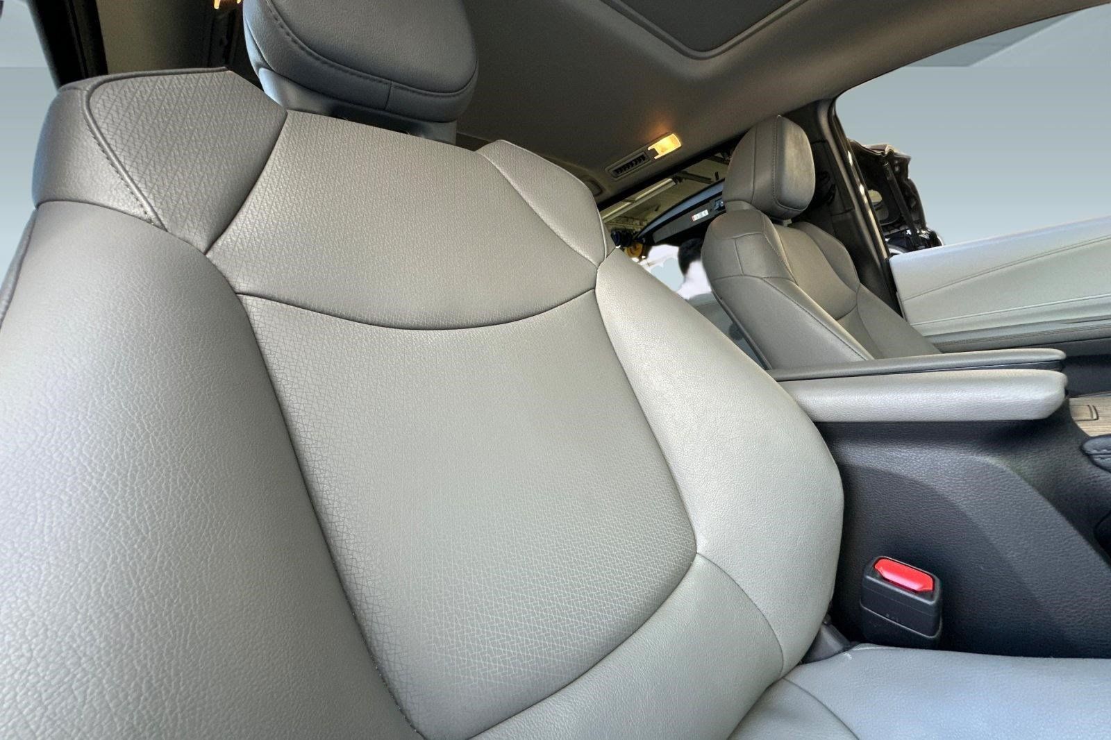 Used 2026 Toyota Sienna XLE FWD image 34