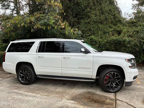 Used 2017 Chevrolet Suburban Premier AWD/4WD image 3