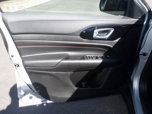 New 2025 Jeep Compass Trailhawk image 11