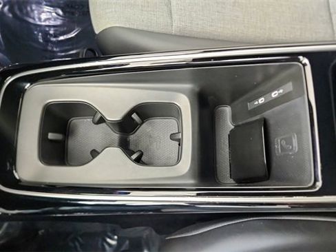 Used 2025 Volkswagen ID.4 Pro image 55