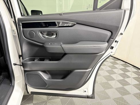 Used 2025 Honda Pilot EX-L image 15