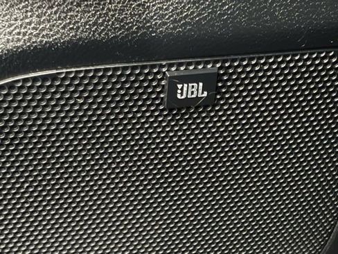 Used 2016 Toyota Tacoma Limited w/ Towing Package image 15