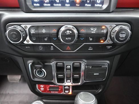 Used 2023 Jeep Wrangler Unlimited Rubicon w/ Cold Weather Group image 27