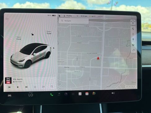 Used 2020 Tesla Model Y Long Range image 24