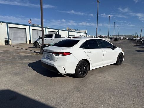 Used 2024 Toyota Corolla LE image 5