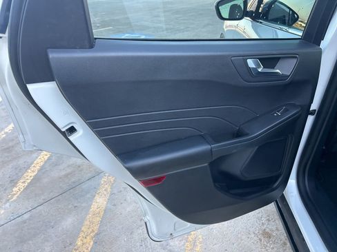 Used 2022 Ford Escape Titanium w/ Class II Trailer Tow Package image 16