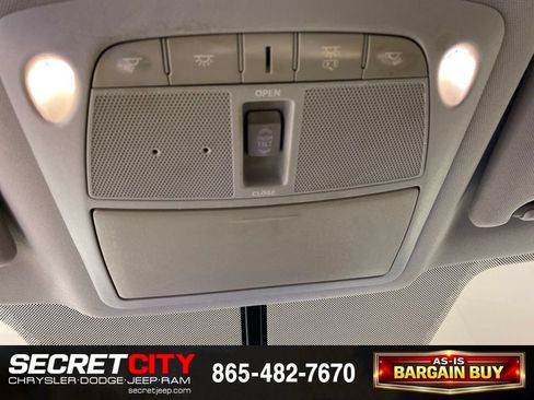 Used 2017 Nissan Maxima 3.5 SL FWD image 18