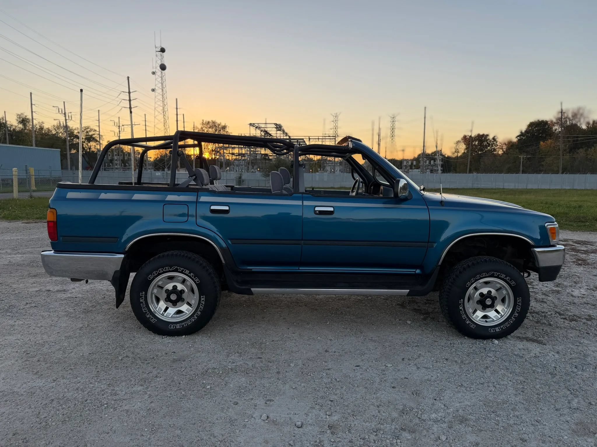 Used 1992 Toyota 4Runner SR5 AWD/4WD image 4