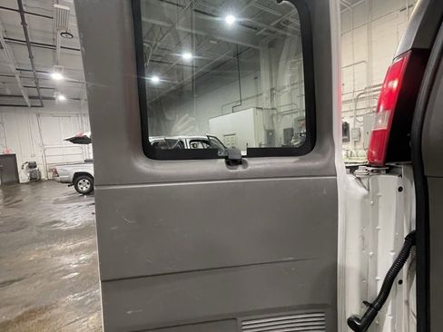 Used 2017 Chevrolet Express 3500 LT w/ LT Preferred Equipment Group image 26