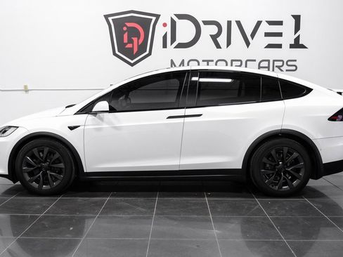 Used 2022 Tesla Model X image 10