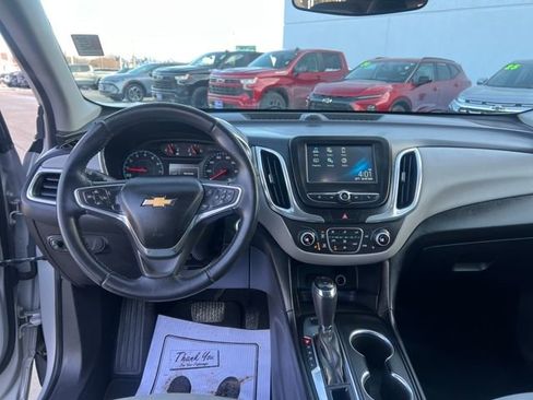 Used 2018 Chevrolet Equinox LT image 19