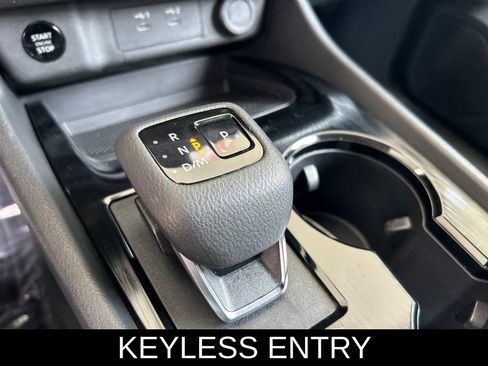 Used 2024 Nissan Rogue S AWD/4WD image 10