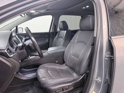 Used 2018 Buick Enclave Essence AWD/4WD image 13
