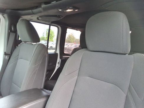 Used 2018 Jeep Wrangler Unlimited Sport AWD/4WD image 26
