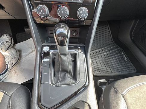 Used 2023 Volkswagen Taos SE image 22