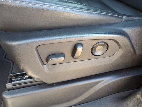 Used 2021 Chevrolet Tahoe Z71 w/ Z71 Signature Package image 18