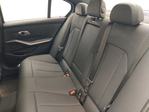 Used 2019 BMW 330i Sedan w/ M Sport Package RWD image 18