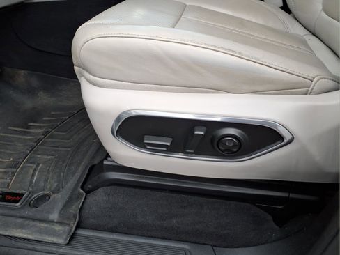 Used 2022 Jeep Wagoneer Series III w/ Flexible Seating Group AWD/4WD image 22