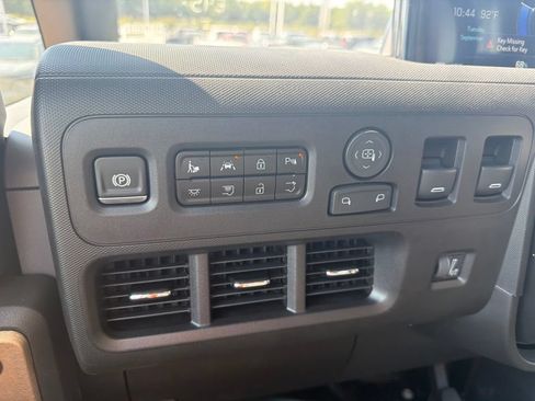 Used 2025 Chevrolet Brightdrop 400 w/ Power Door Package FWD image 13