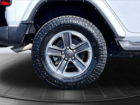 Used 2022 Jeep Wrangler Unlimited Sahara w/ LED Lighting Group AWD/4WD image 36