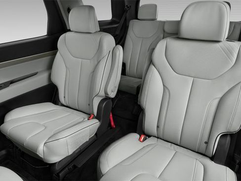 Used 2025 Hyundai Palisade SEL FWD image 11