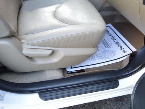 Used 2012 Toyota RAV4 Limited image 31