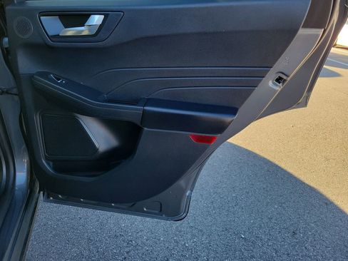 Used 2022 Ford Escape SEL w/ SEL Stealth AWD Package image 33