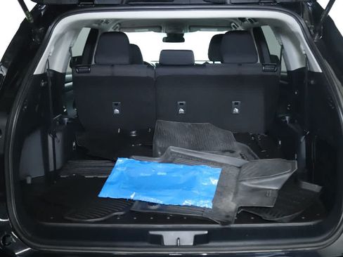 Used 2023 Toyota Highlander L FWD image 30