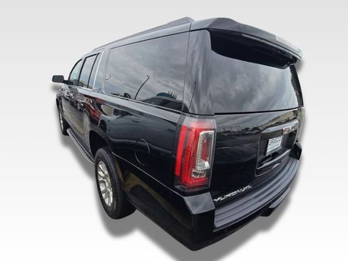 Used 2019 GMC Yukon XL SLT AWD/4WD image 3