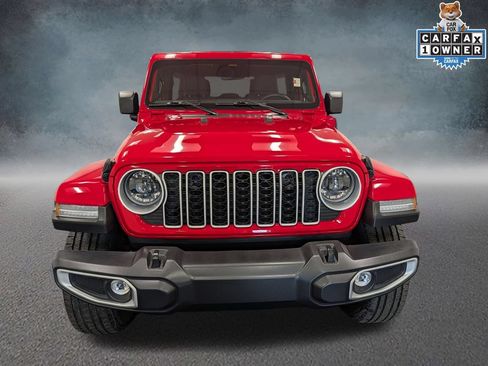 Used 2025 Jeep Wrangler Unlimited Sahara AWD/4WD image 2